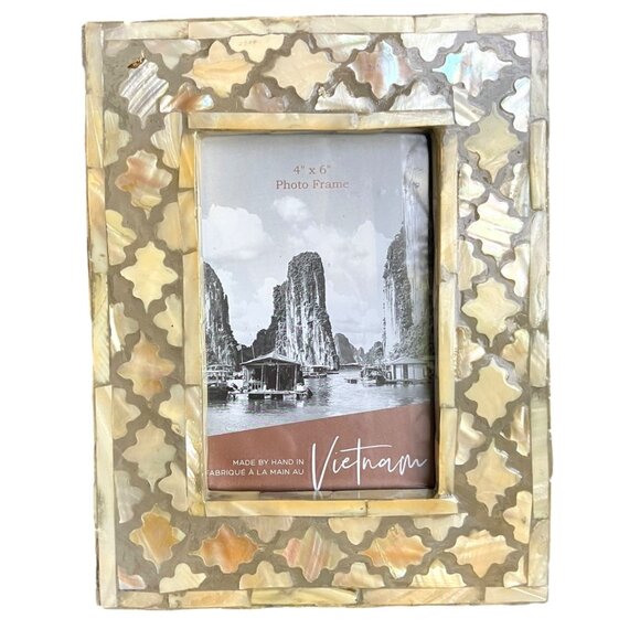 Mother of Pearl Handmade Mosaic Laquer 4x6 Rectangular Frame- Made in Vietnam - Picture 7 of 15